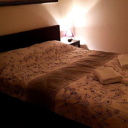Central Apartment Dumdix Brasov Ngoại thất bức ảnh