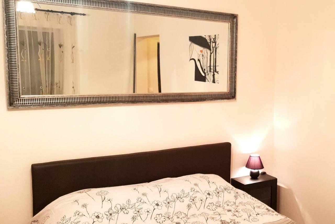 Central Apartment Dumdix Brasov Ngoại thất bức ảnh